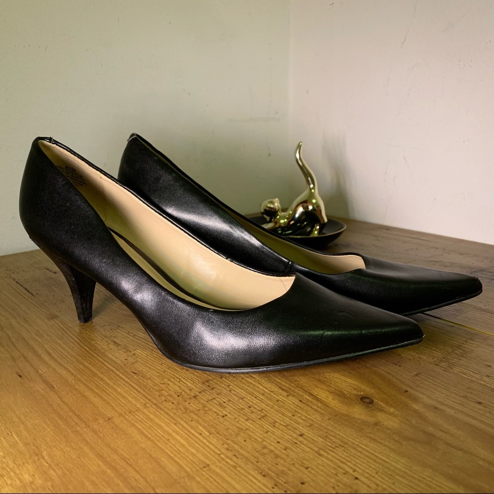 Nine West black kitten pumps